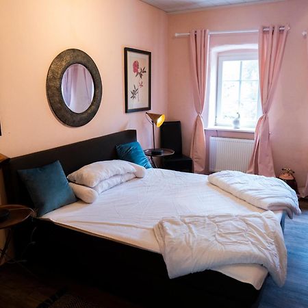 Hotel Und Restaurant Halbinsel Blieskastel Bagian luar foto